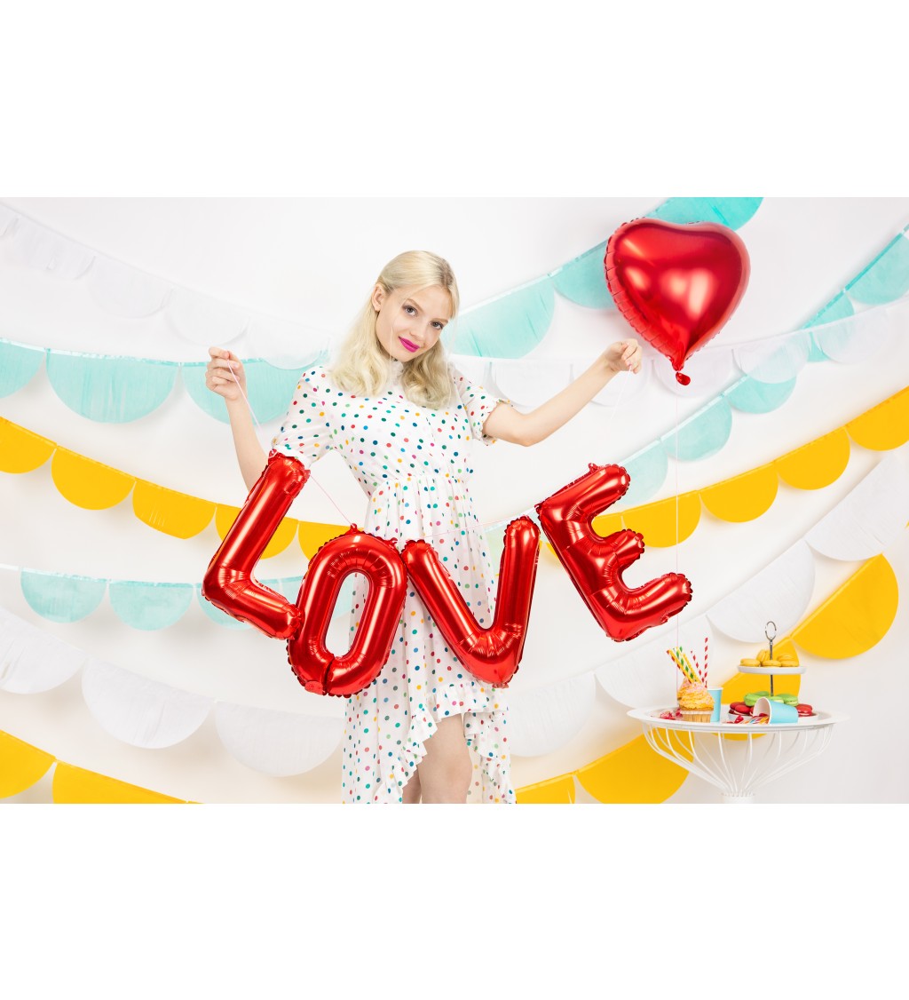 Fóliový červený balónkový nápis LOVE