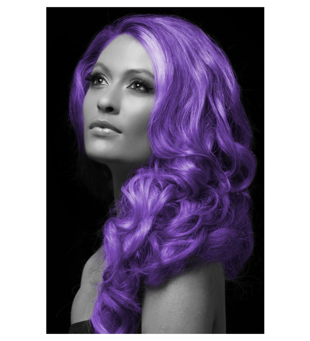 Barevný fialový sprej na vlasy