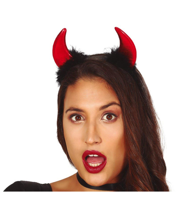 Červené démonické rohy